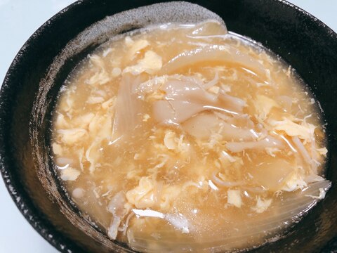 きのこと玉ねぎと卵の中華スープ